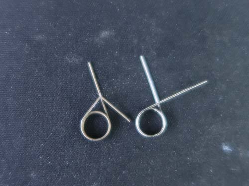 ギアセレクタースイッチボックス内部の金属バネの金属疲労