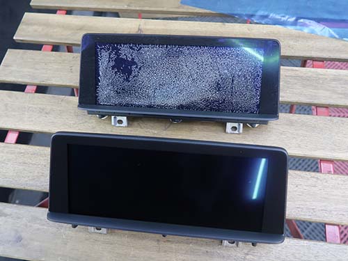 BMW 1シリーズ F20 モニター交換