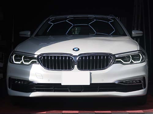 明るく白いデイライト発光