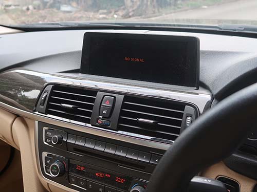 BMW 3シリーズ F30 NO SIGNAL 点検