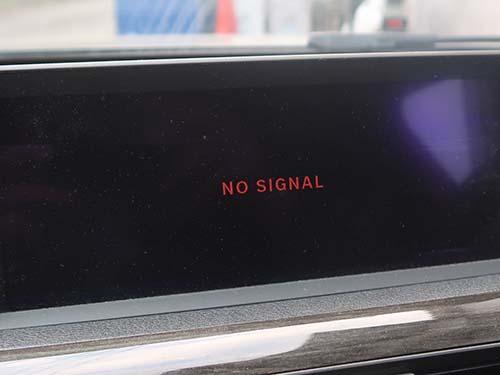 NO SIGNAL表示が出る