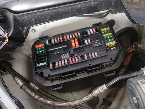 ヒューズを確認してみる