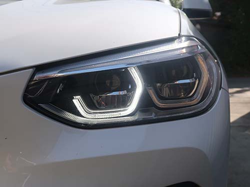 外側デイライトが茶色く変色し、発光が暗くなってしまった