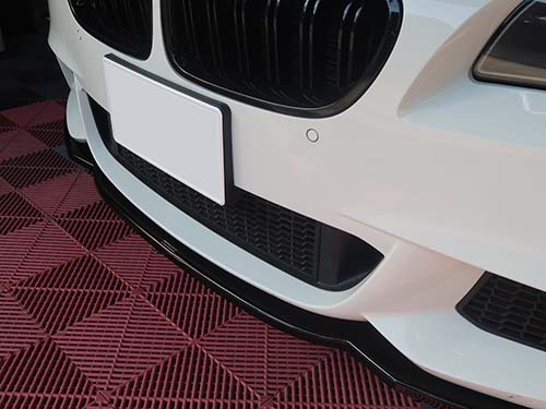 グロスブラック仕上げのためそのまま装着しても違和感ナシ