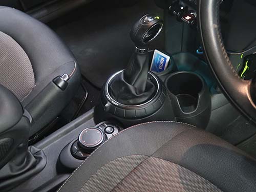 センターコンソール取り外し