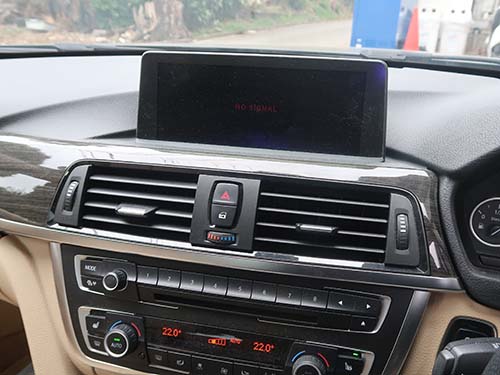 画面に「NO SIGNAL」表示が出てしまい、ナビやバックカメラが映らないトラブル