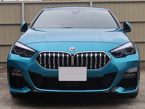 プロテクションフィルム施工によりヘッドライトの保護とドレスアップも同時に実現