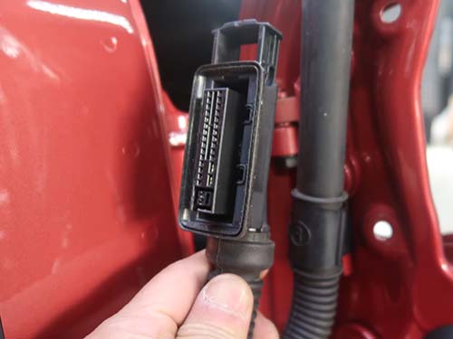 クラブマン(F54)はリアゲートが左右に開くスプリットドア構造