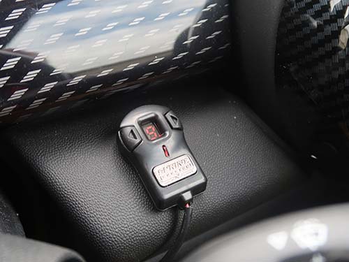 アクセルレスポンスを9段階で調整可能