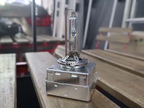 キセノンバルブ(D1S)の球切れ