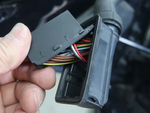 スプリットドア構造に対応した配線処理