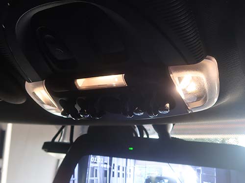 ルームライト発光