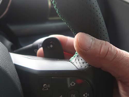 右側パドル：シフトアップ