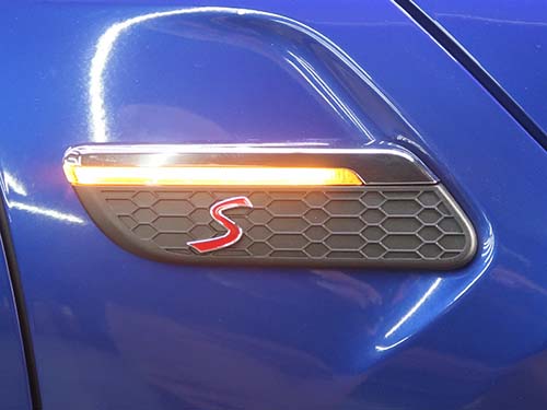 LCI2モデル用の純正サイドフラッシャー