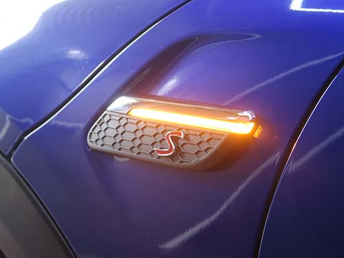 LCI2モデル用の純正サイドフラッシャー