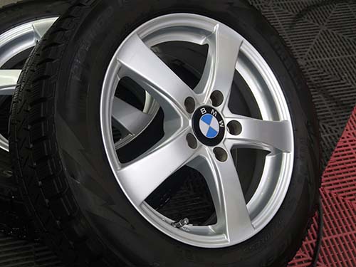 ホイールは裏側まで洗浄