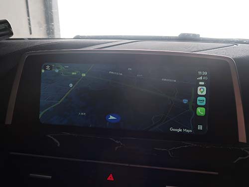 地図やアプリが見やすく視認性も良好