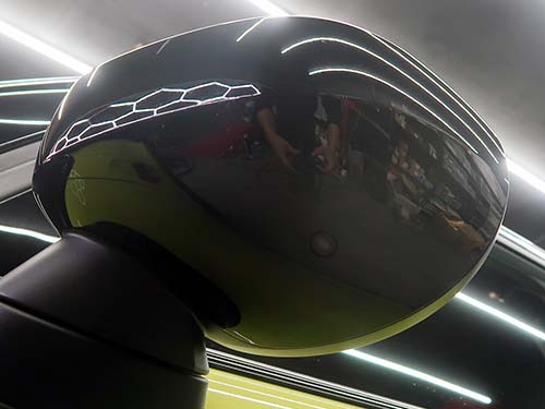 MINI F55 LCI2 MINIロゴプロジェクションを助手席ドアミラーに装着