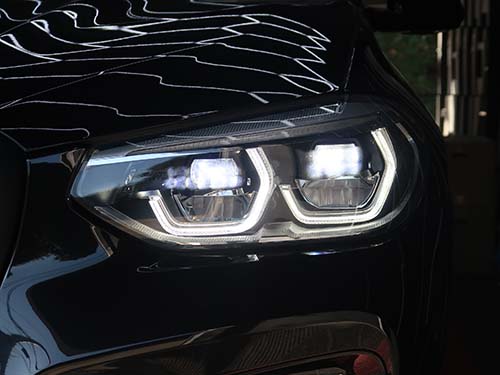 アクリルの損傷度合いにより仕上がりは変動します