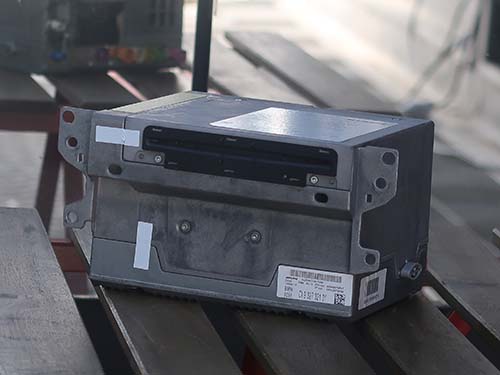 純正中古ヘッドユニットへ交換