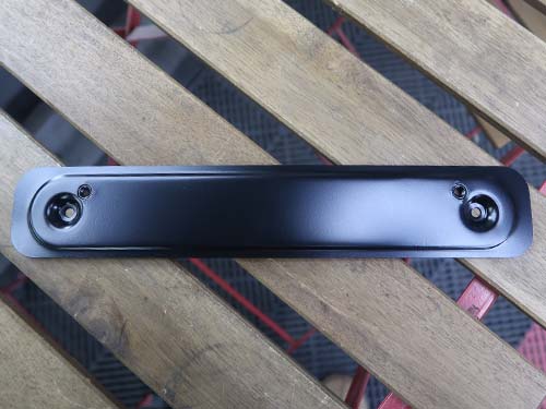 純正の薄型ライセンスプレートベース