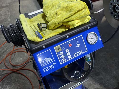 ブレーキオイル交換