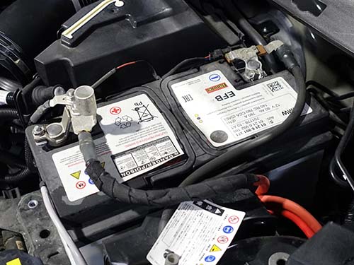 純正バッテリーはBanner製が装着