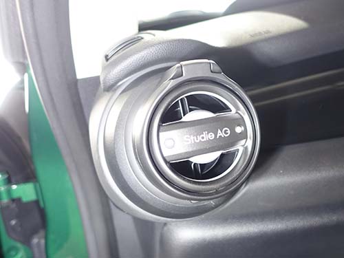StudieAG製カップホルダー装着