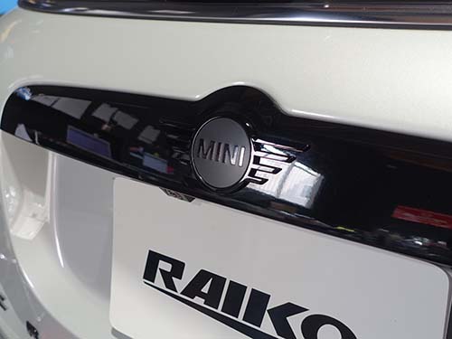 ミニ クロスオーバー(F60) MINIエンブレム