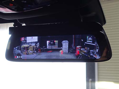 広角カメラ映像により死角が大幅に減少