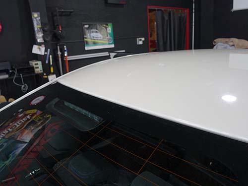 ルーフアンテナを撤去してスムージング