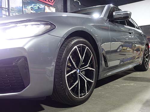 見た目のスタイルアップと走行性能の向上を両立