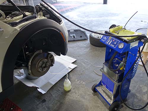 ブレーキフルード交換