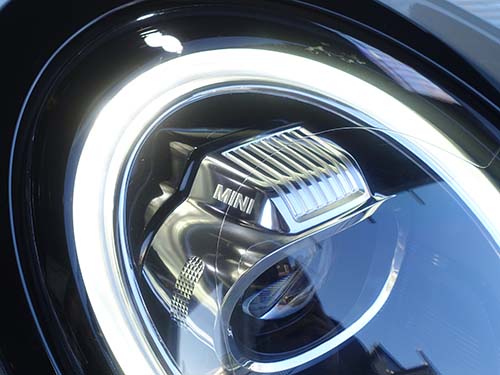 ヘッドライトの美観回復＆再劣化予防