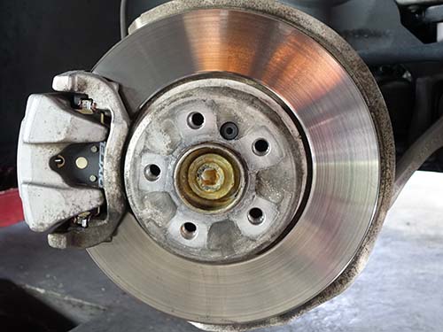 低ダストのDIXCEL製ブレーキパッド(typeM)を前後セットで装着