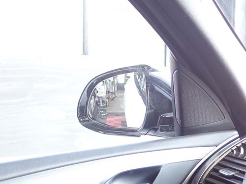 後退時の助手席ドアミラー下降角度を浅く変更