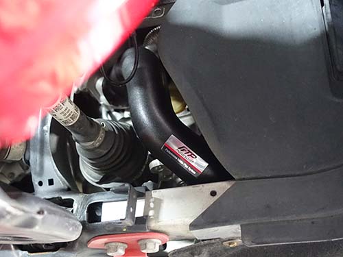 純正パイプと比較して耐久性に優れ、ターボシステムの効率を向上