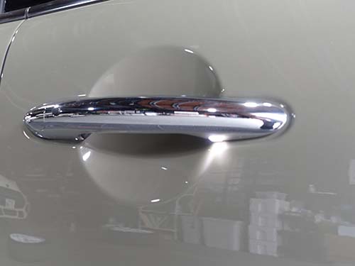 後退時のドアハンドル照明点灯