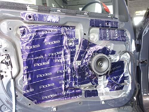 フロント左カーペット下浸水対策（デッドニング修正）