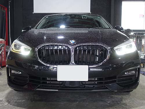 運転席側の外側のデイライトが茶色く暗くなる症状