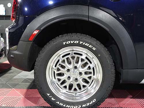 アメリカ仕様のUSサイドマーカーを内蔵したフェンダー