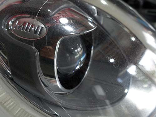 レンズ全体に細かなクラックのような模様