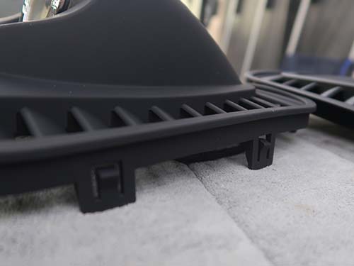 純正パーツ同様の固定構造