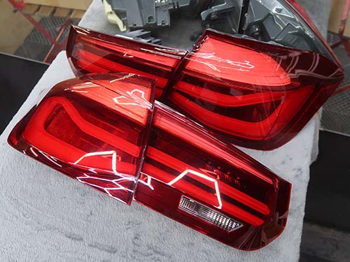 エディションシャドーはレンズに若干のスモークがかかった特別仕様