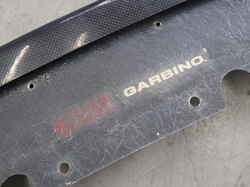 ガルビノ製のカーボンフロントスポイラー