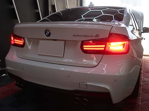 エディションシャドー仕様のLCIテールライトを後付装着