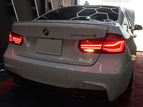 エディションシャドー仕様のLCIテールライトを後付装着