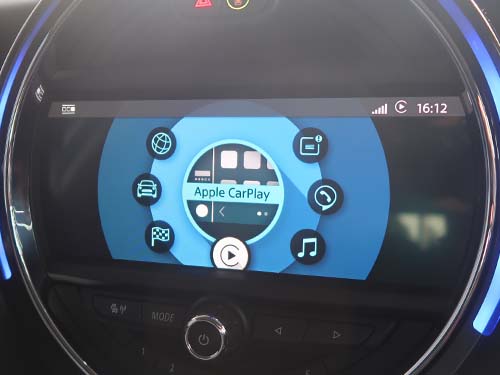 ミニクーパー カープレイを有効化