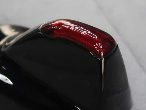 LED部の赤色アクリル部分はキャンディブラックでペイント