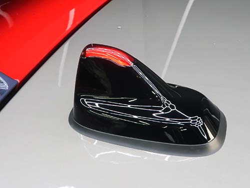 セキュリティライトプラスと組み合わせることでキーレスロック時に赤色点滅発光